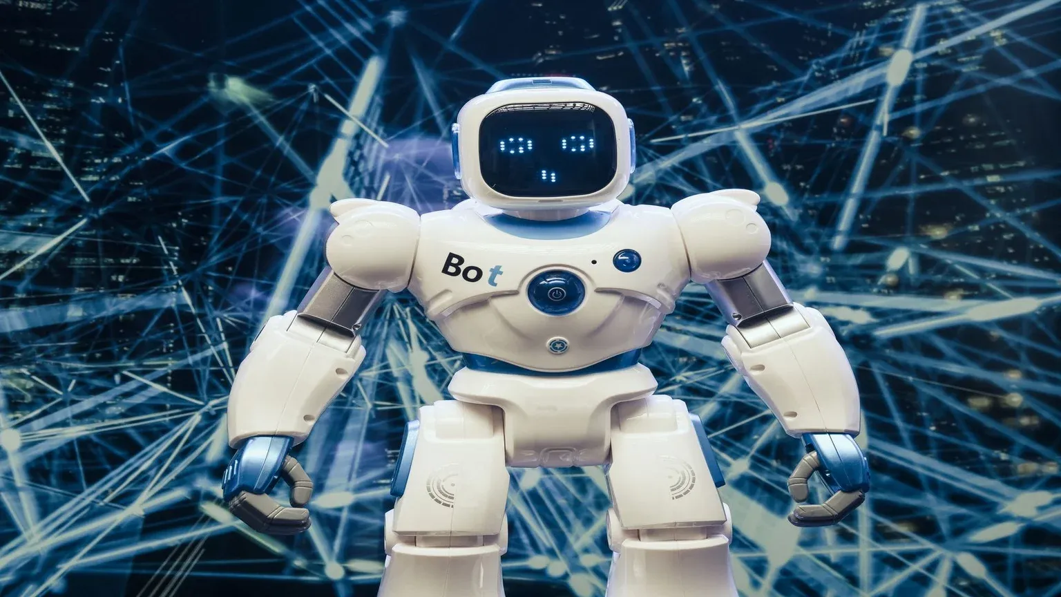Humanoid robot với màn hình LED hiển thị khuôn mặt trong bối cảnh công nghệ số tương lai