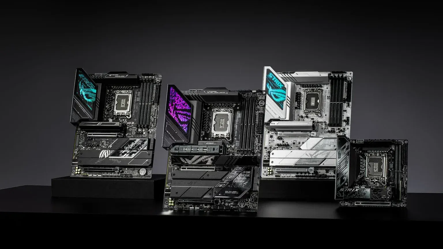 NVIDIA RTX 5090 Founders Edition card đồ họa flagship Blackwell